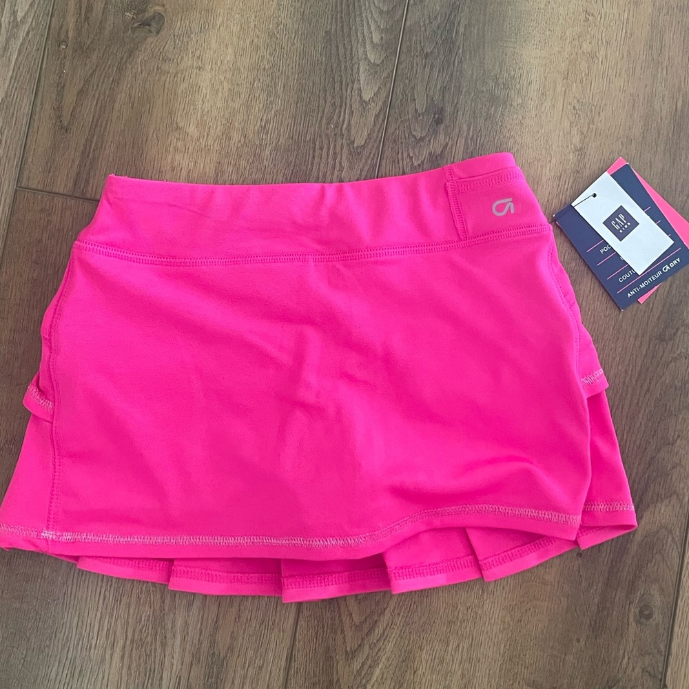 Gap Fit Girls Back Ruffle tennis Skirt - Girls size S (6/7) - NWT (hot pink)